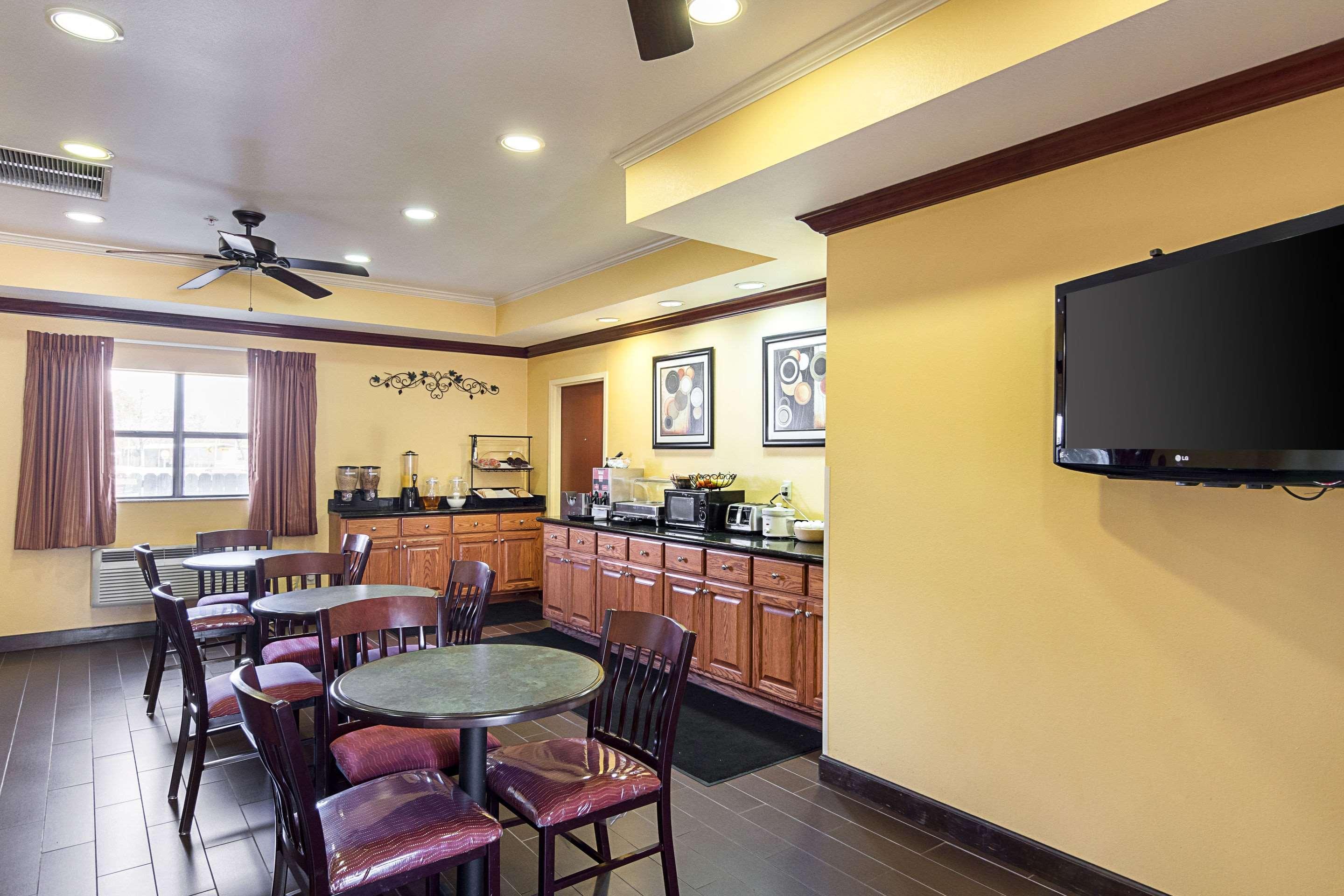 Econo Lodge Inn & Suites Little Rock Sw Eksteriør bilde